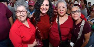Olga Sosa se reúne con mujeres de Reynosa, le dan su respaldo