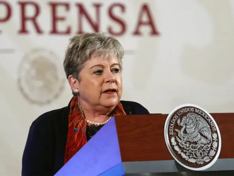 Personal diplomático de México regresará en vuelo comercial desde Ecuador