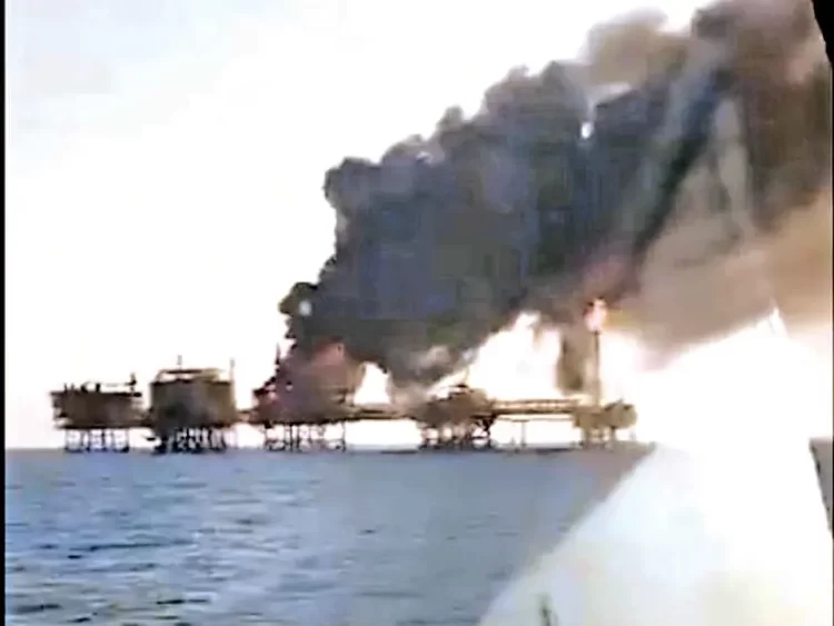 Incendio deja nueve heridos en una plataforma marítima de PEMEX