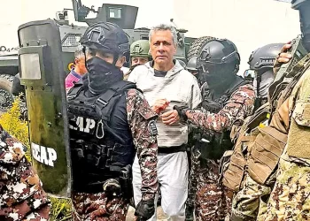 Condenan irrupción en la embajada mexicana; López Obrador agradece apoyo