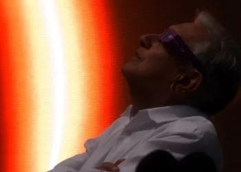 López Obrador vive eclipse solar desde Mazatlán; “es un privilegio vivir para contarlo”