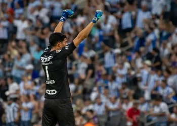 Esteban Andrada también sería sancionado por insultar a Nahuel Guzmán