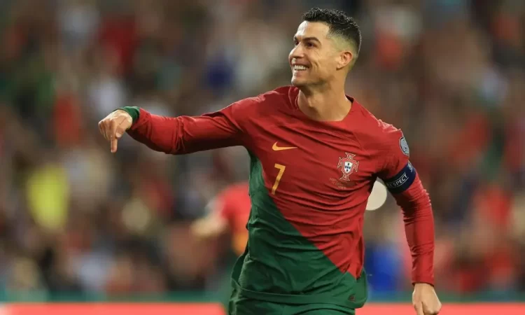 Subastarán la cama de Cristiano Ronaldo en un hotel de Liubliana