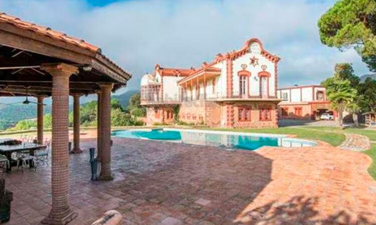 Rauw Alejandro pone a la venta la casa de regalo de bodas para Rosalía