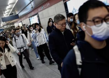 China restringe a los deudores: sin trenes de alta velocidad ni hoteles de lujo