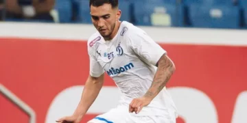 Luis Chávez brilla con gol en derrota del Dinamo de Moscú frente al Spartak