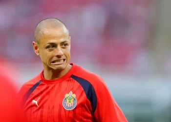 Chicharito felicita al Bayer Leverkusen por su histórico título de la Bundesliga