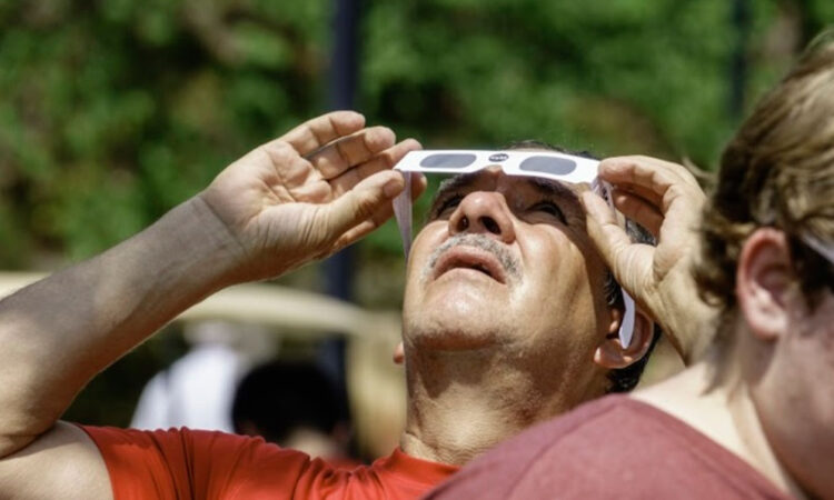 Alarmantes señales de daño ocular después del eclipse solar