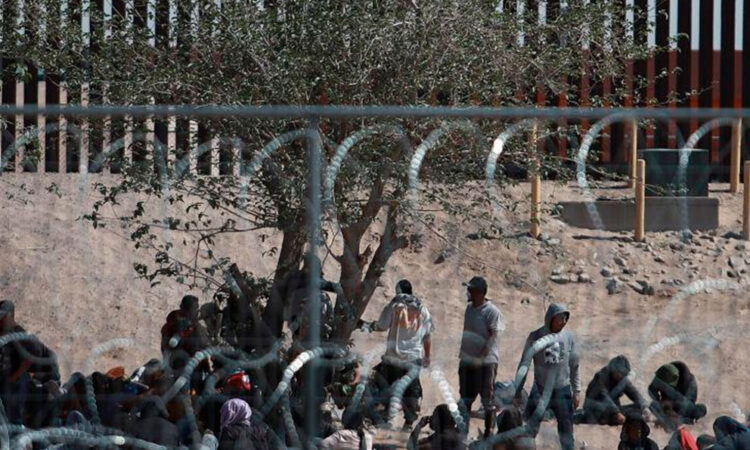 Apoyo dividido: el 50% de estadounidenses respaldan deportación masiva de migrantes