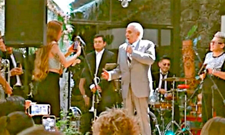 Enrique Guzmán regresa a la residencia de Silvia Pinal después de 26 años para la boda de su nieta