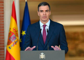 Pedro Sánchez anuncia que seguirá como presidente de España