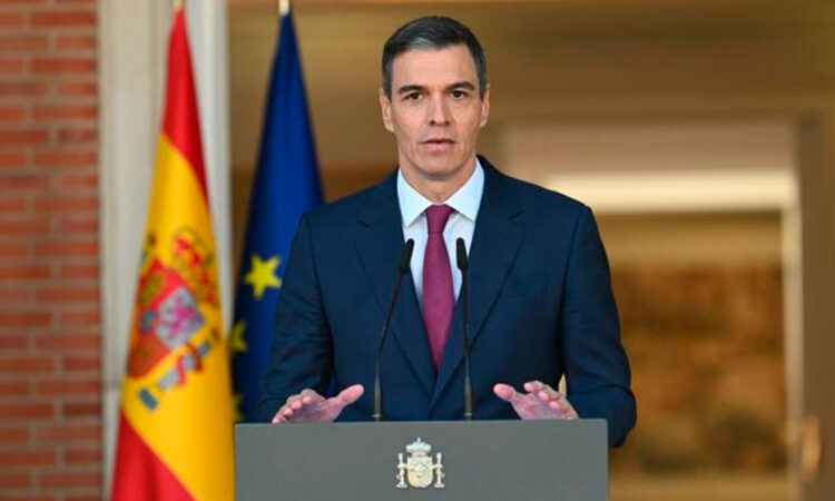 Pedro Sánchez anuncia que seguirá como presidente de España