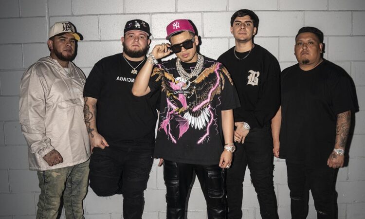 Fuerza Regida se aleja temporalmente de México tras exitosa participación en festival