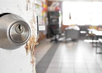 Escuela rompe récord… ¡en robos!