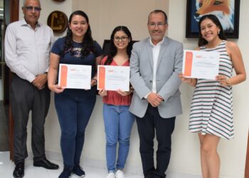 Estudiantes de la UAT destacan en concurso nacional del IMCP