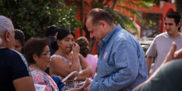 Lleva Óscar Almaraz sus propuestas de gobierno a colonias del oriente de Victoria