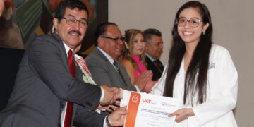 Entrega la UAT 37 médicos con las más altas calificaciones del EGEL Ceneval