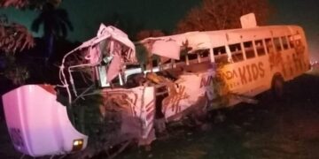 Choca autobús que transportaba deportistas