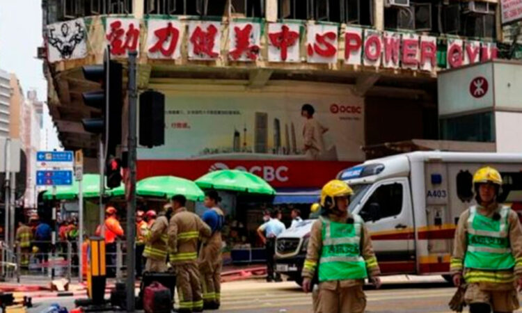 Tragedia en Hong Kong: al menos 5 muertos y decenas de heridos en un devastador incendio