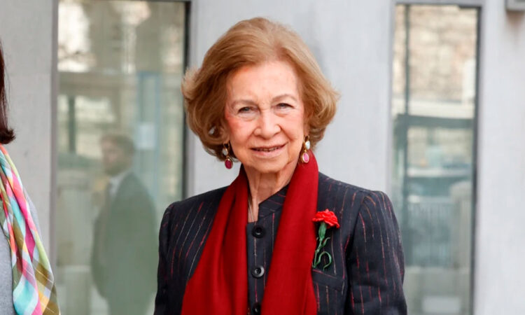 La Reina Sofía hospitalizada por infección urinaria: evoluciona favorablemente