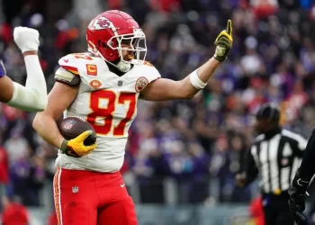 Travis Kelce firma nuevo contrato y se convierte en el ala cerrada mejor pagado de la NFL