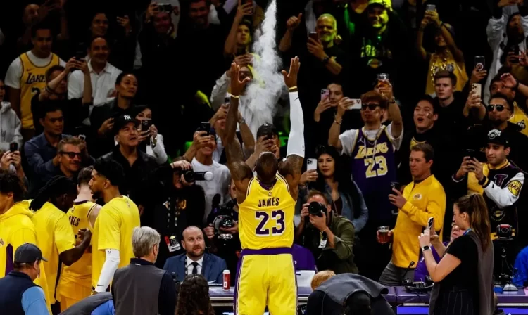 La encuesta de la NBA coloca a Michael Jordan como el GOAT, pero LeBron James se acerca al trono