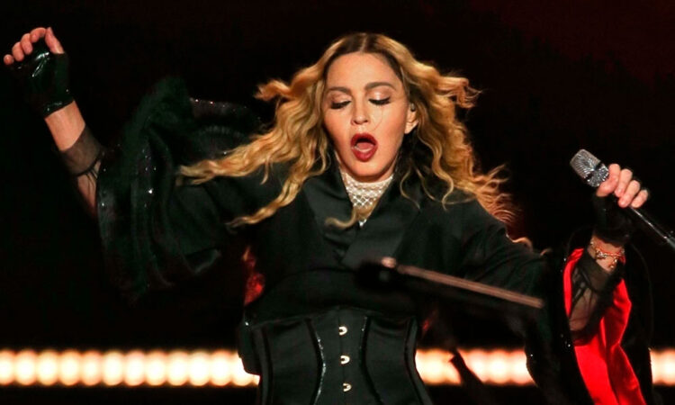 Tardan 5 horas en preparar escenario para Madonna