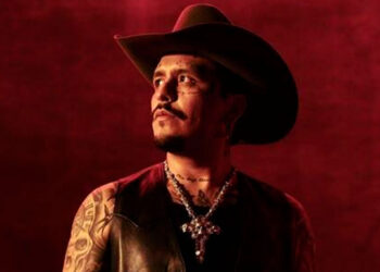 Christian Nodal sorprende al revelar problema de salud: se dislocó la mandíbula