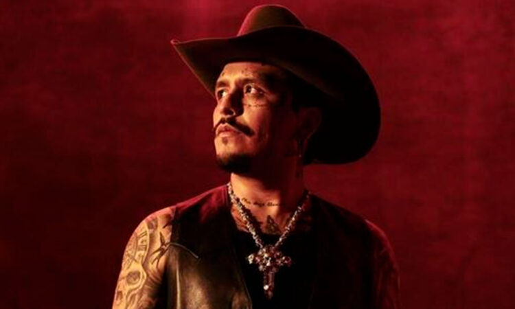 Christian Nodal sorprende al revelar problema de salud: se dislocó la mandíbula