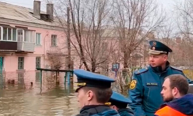 Rusia declara estado de emergencia por inundaciones en regiones siberianas