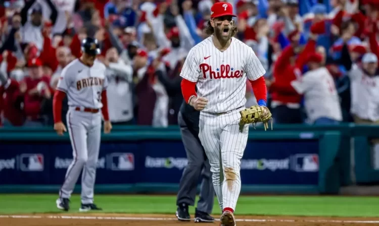 Los Filis de Filadelfia remontan para vencer a los Bravos de Atlanta 5-4