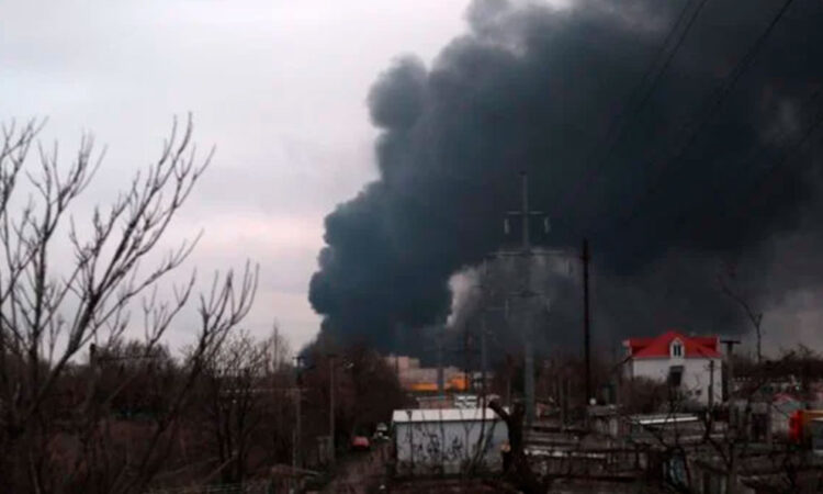 Ucrania ataca refinería en Rusia