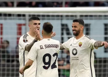 La Roma toma ventaja en la llave italiana de la Europa League tras vencer al Milan