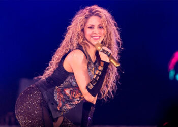 Shakira anuncia su esperado tour mundial durante el festival Coachella