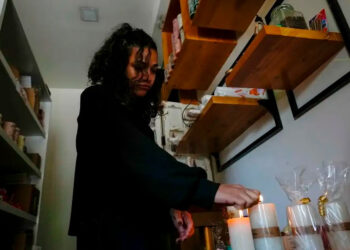 Ecuador declara suspensión de labores ante crisis energética