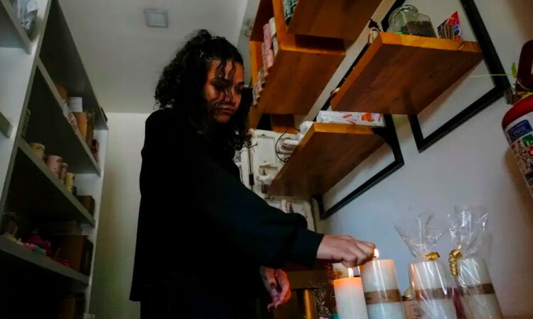 Ecuador declara suspensión de labores ante crisis energética