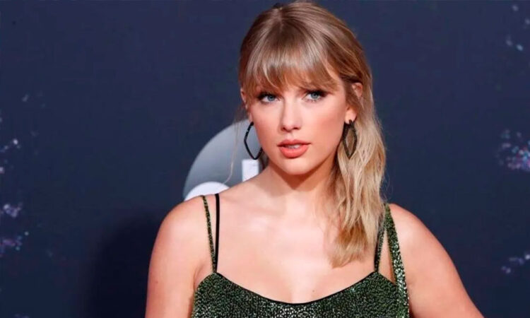Estafan a cientos de fans de Taylor Swift en Reino Unido