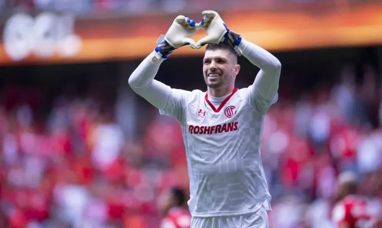 Tiago Volpi, el arquero goleador: Anota cinco goles en el Clausura 2024