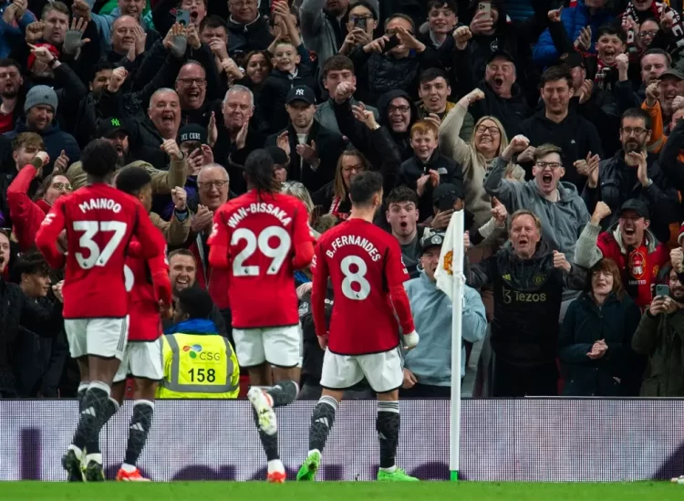 Bruno Fernandes rescata al Manchester United