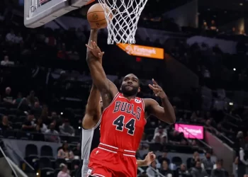 Los Bulls aseguran su lugar en los playoffs con una victoria sobre los Hawks