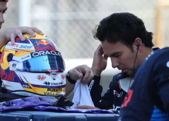 Checo Pérez busca renovación con Red Bull en medio de tensiones internas