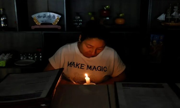 Ecuador declara estado de excepción por emergencia en el sector eléctrico