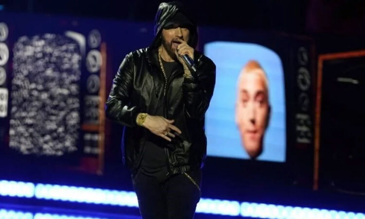 Eminem celebra 16 años de sobriedad y comparte su logro con los fans
