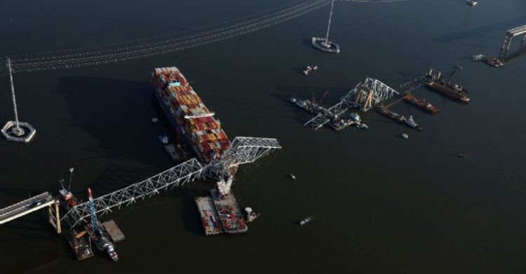 Rescatan restos de tercer mexicano fallecido tras colapso del Puente de Baltimore