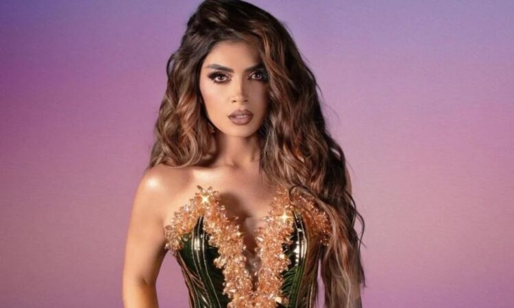 Críticas a Kimberly Flores por su debut como solista en la música