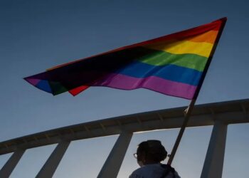 Irak aprueba criminalizar la homosexualidad; impondrá condenas severas
