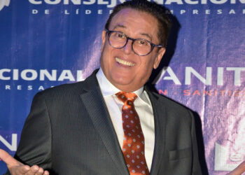 Mario Bezares amenaza con demandar a la serie sobre Paco Stanley