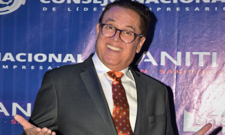 Mario Bezares amenaza con demandar a la serie sobre Paco Stanley