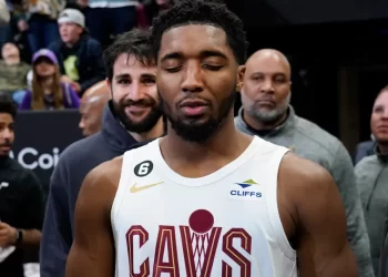 Triumfo de los Cavaliers sobre el Magic en el primer juego de los Playoffs del Este