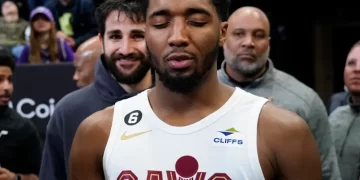 Triumfo de los Cavaliers sobre el Magic en el primer juego de los Playoffs del Este